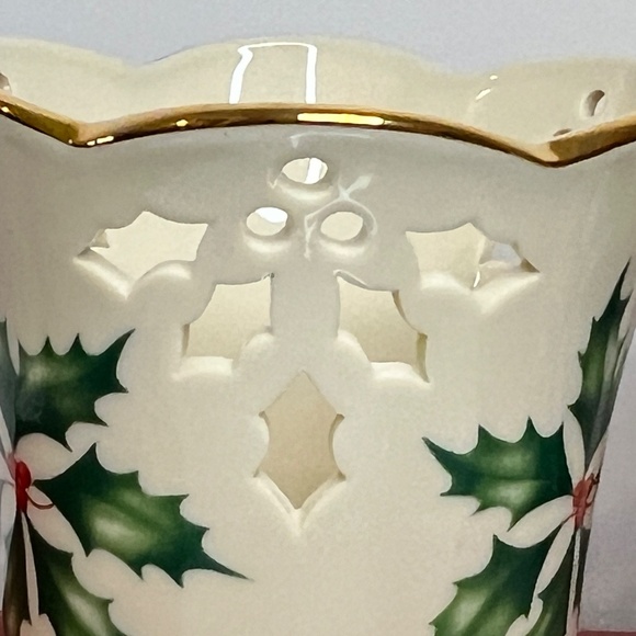Lenox Holiday Pierced Votives Set of 2 Holly Berry Pattern New - Picture 8 of 16